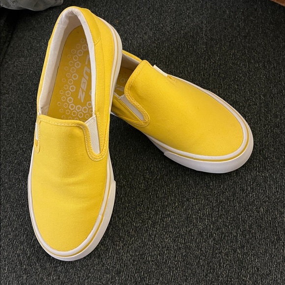 Lugz Shoes - LUDZ Women's Yellow and White Canvas Slip On Shoes Size 8